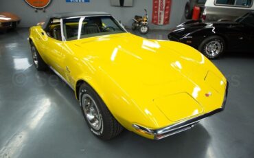 Chevrolet-Corvette-1972-Convertible-3