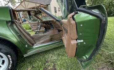 Chevrolet-Corvette-1972-Coupe-19