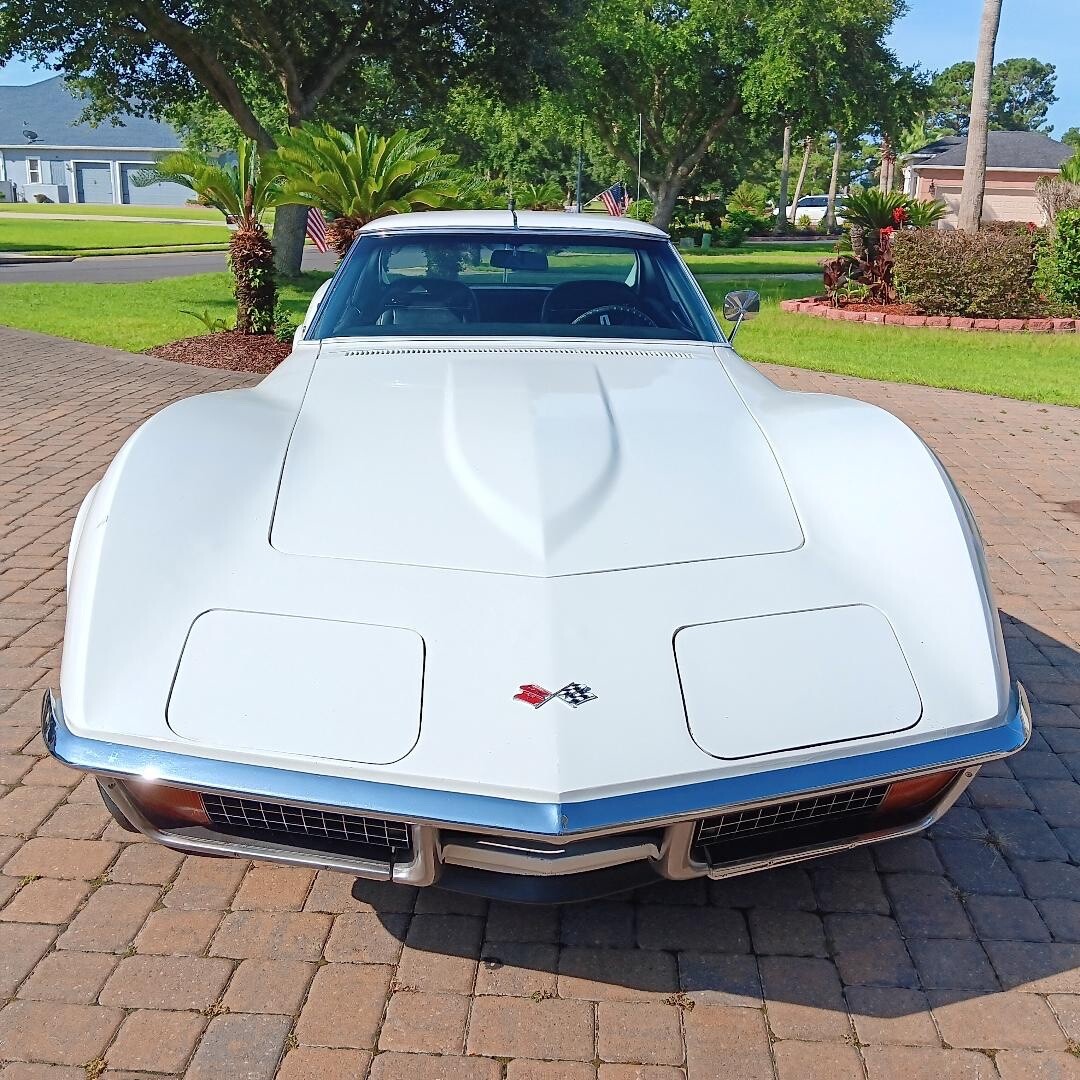 Chevrolet-Corvette-1972-Coupe-2