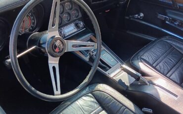 Chevrolet-Corvette-1972-Coupe-4