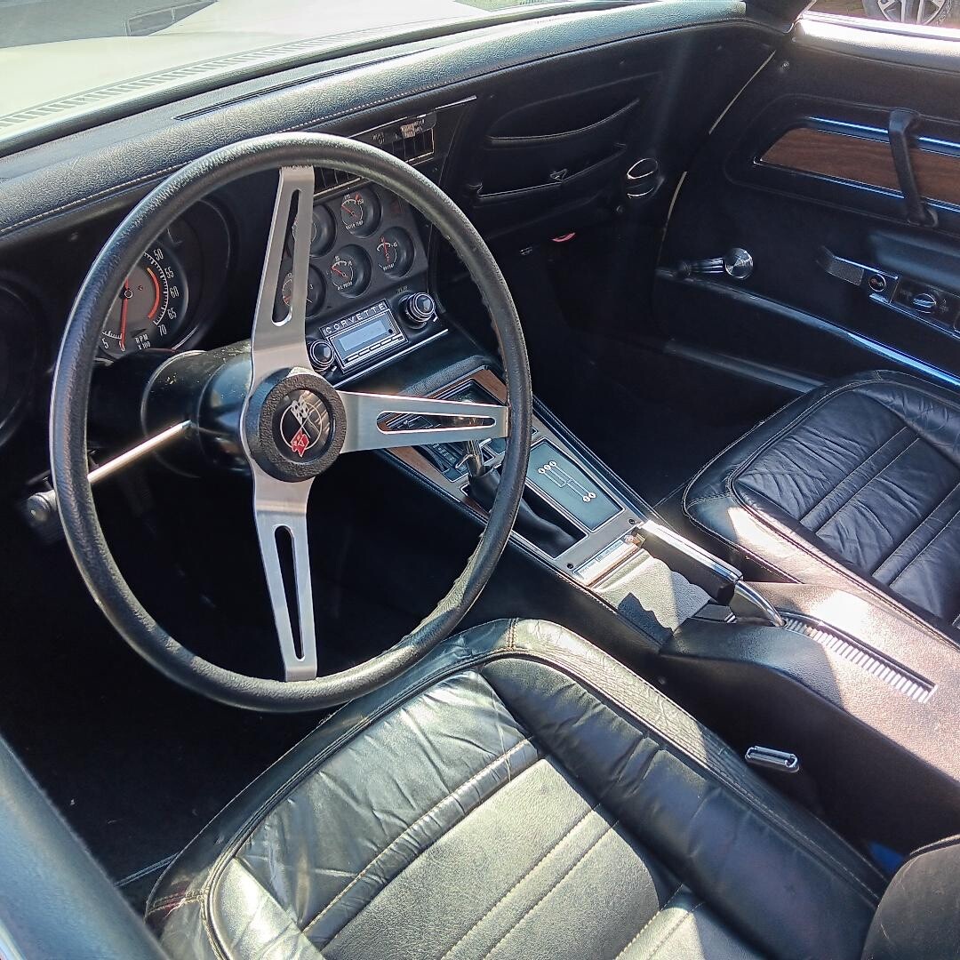 Chevrolet-Corvette-1972-Coupe-4