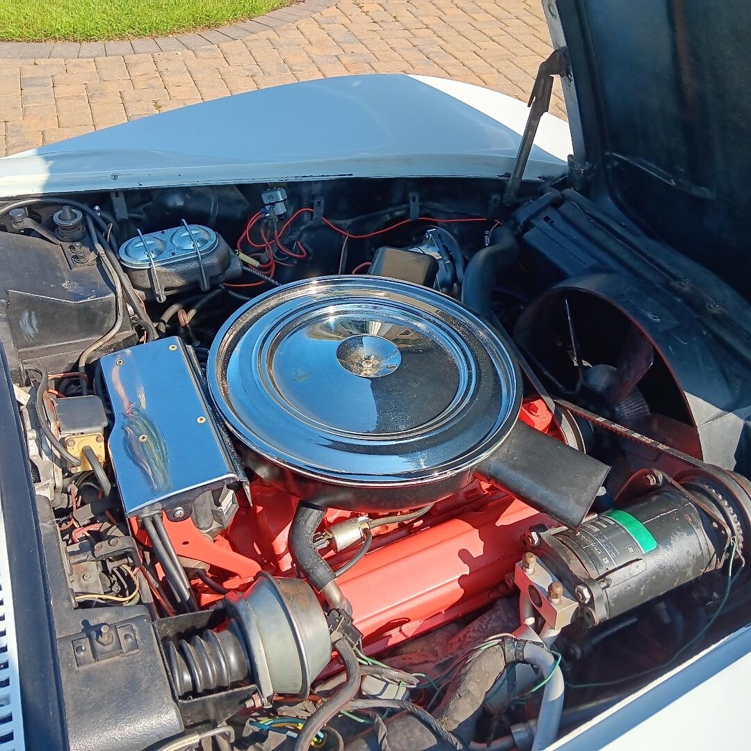 Chevrolet-Corvette-1972-Coupe-9