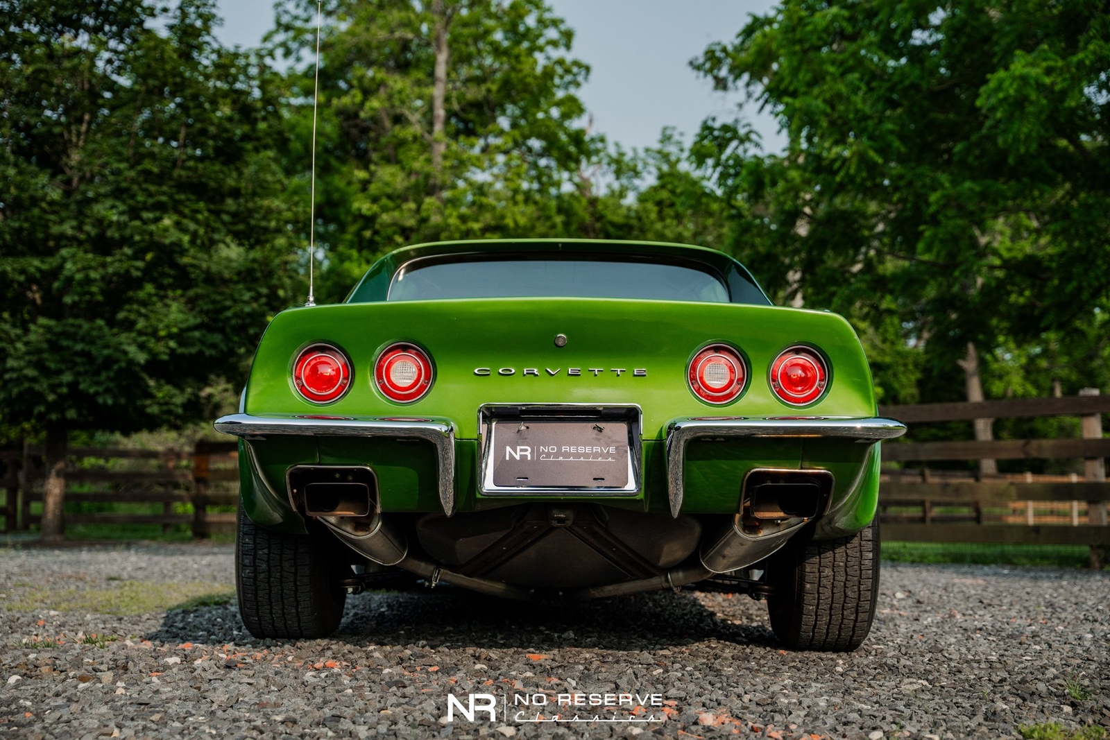 Chevrolet-Corvette-1972-Other-9
