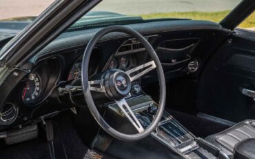 Chevrolet-Corvette-1973-2-Door-10