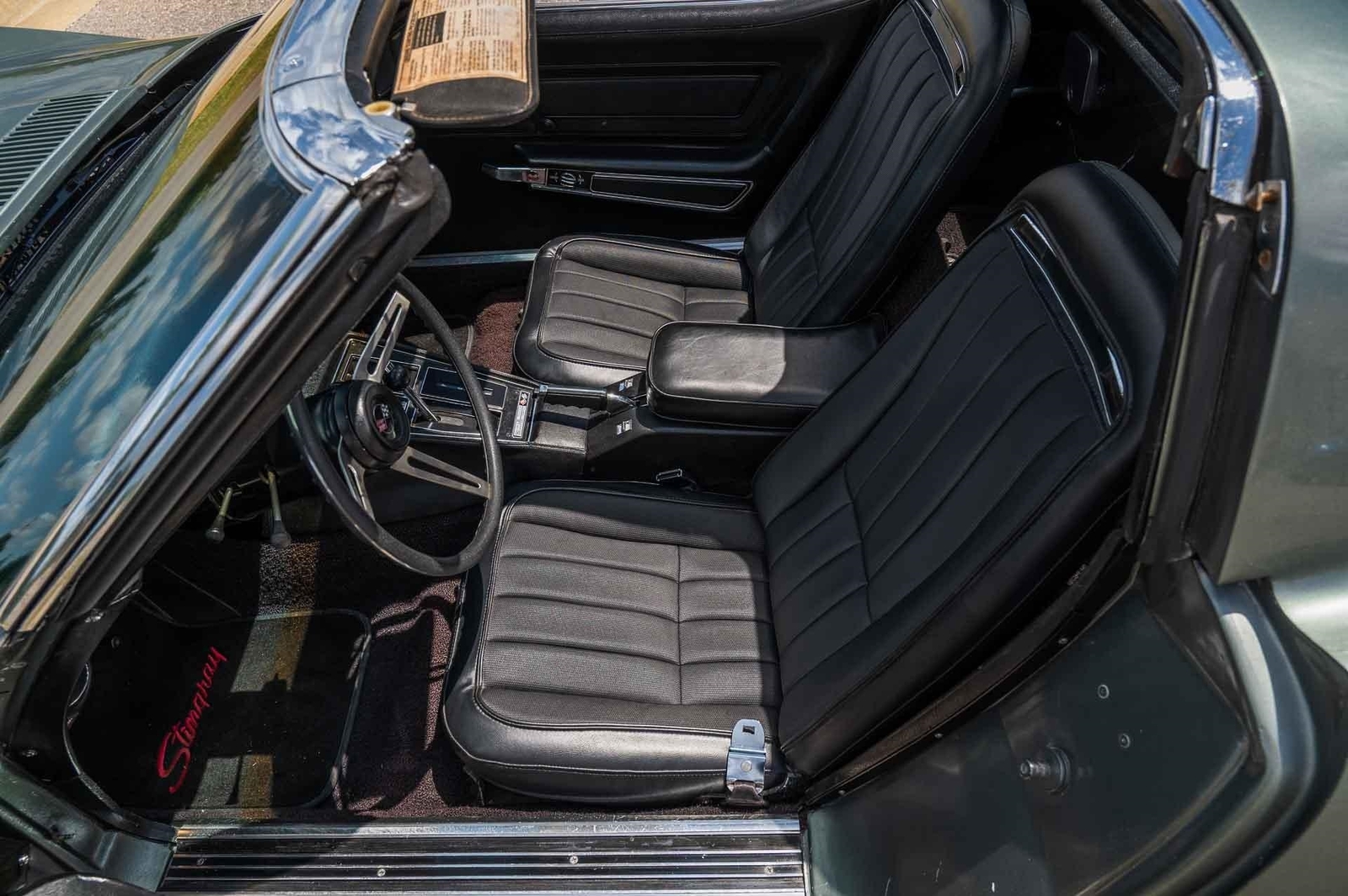 Chevrolet-Corvette-1973-2-Door-11