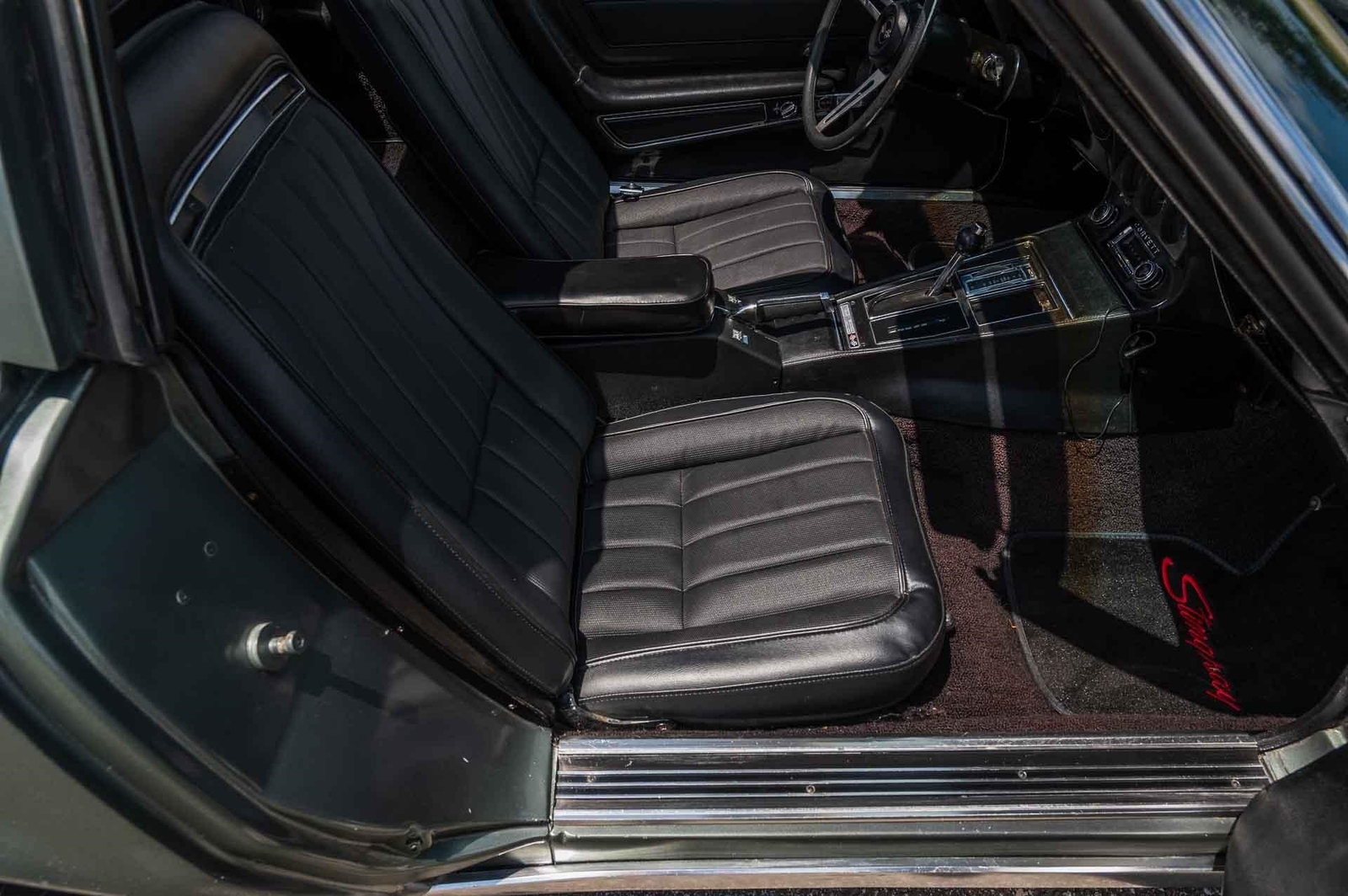 Chevrolet-Corvette-1973-2-Door-13