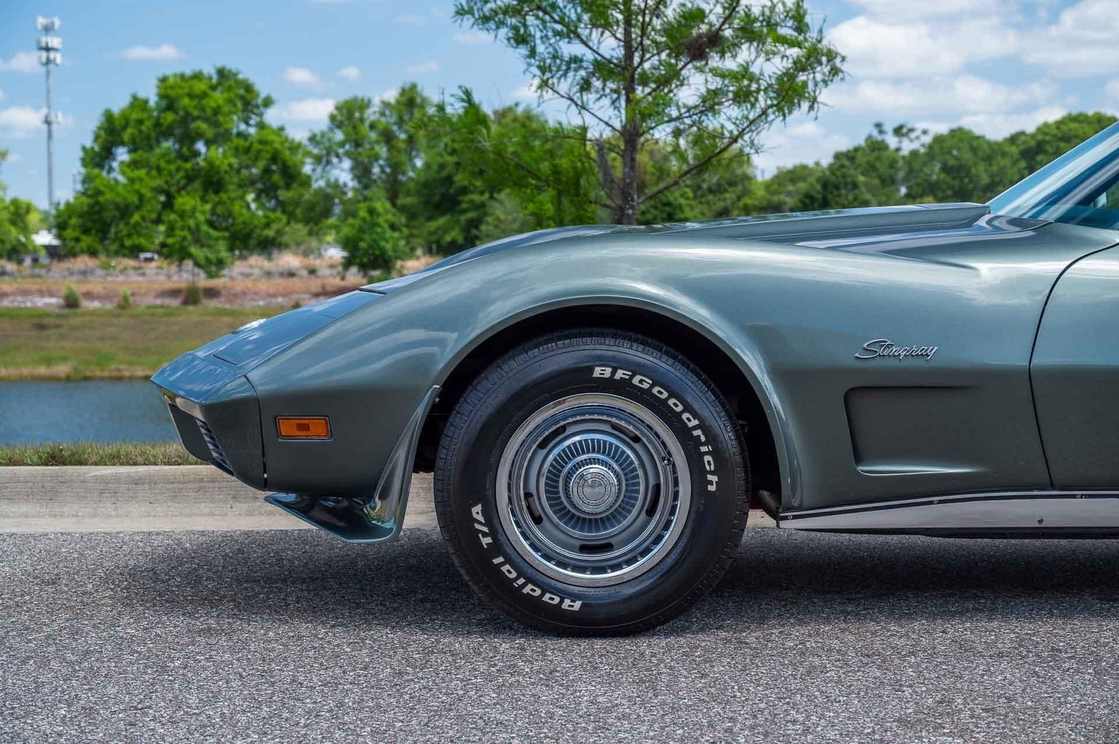 Chevrolet-Corvette-1973-2-Door-26