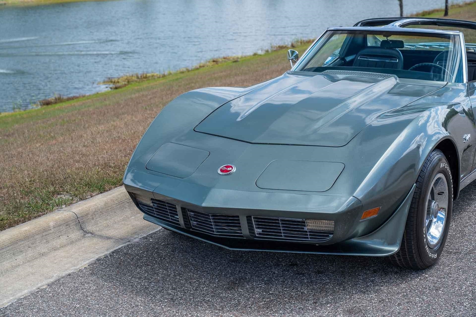 Chevrolet-Corvette-1973-2-Door-27