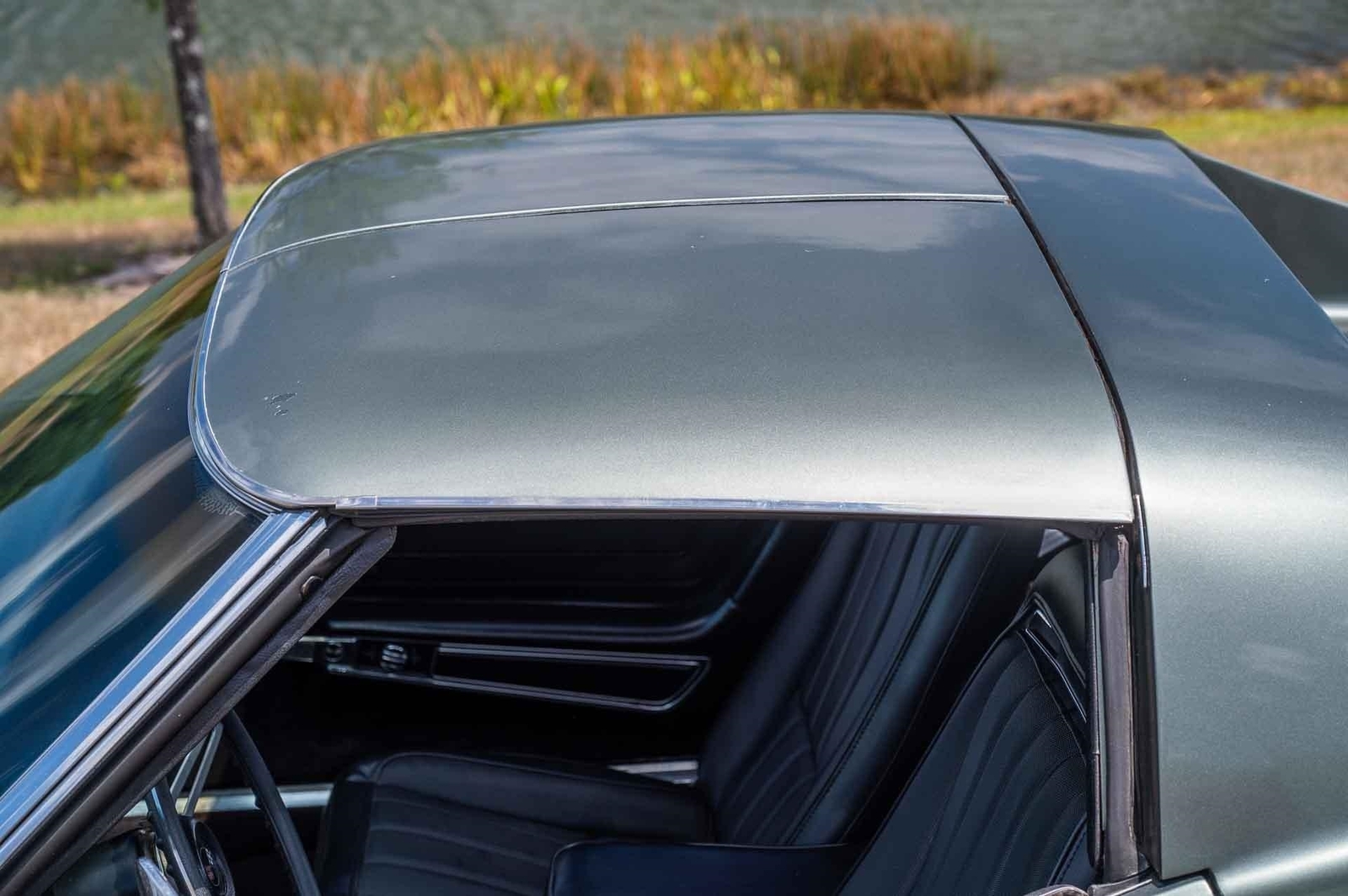 Chevrolet-Corvette-1973-2-Door-37