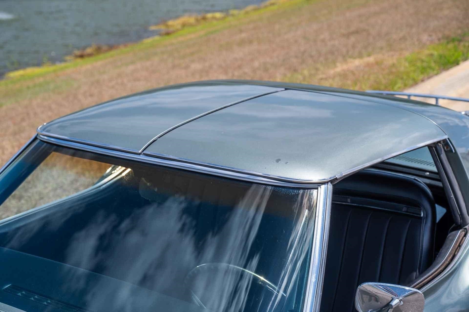 Chevrolet-Corvette-1973-2-Door-38