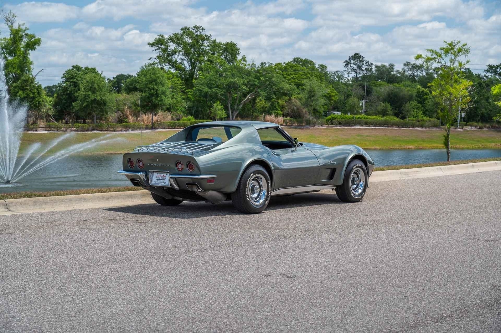 Chevrolet-Corvette-1973-2-Door-5