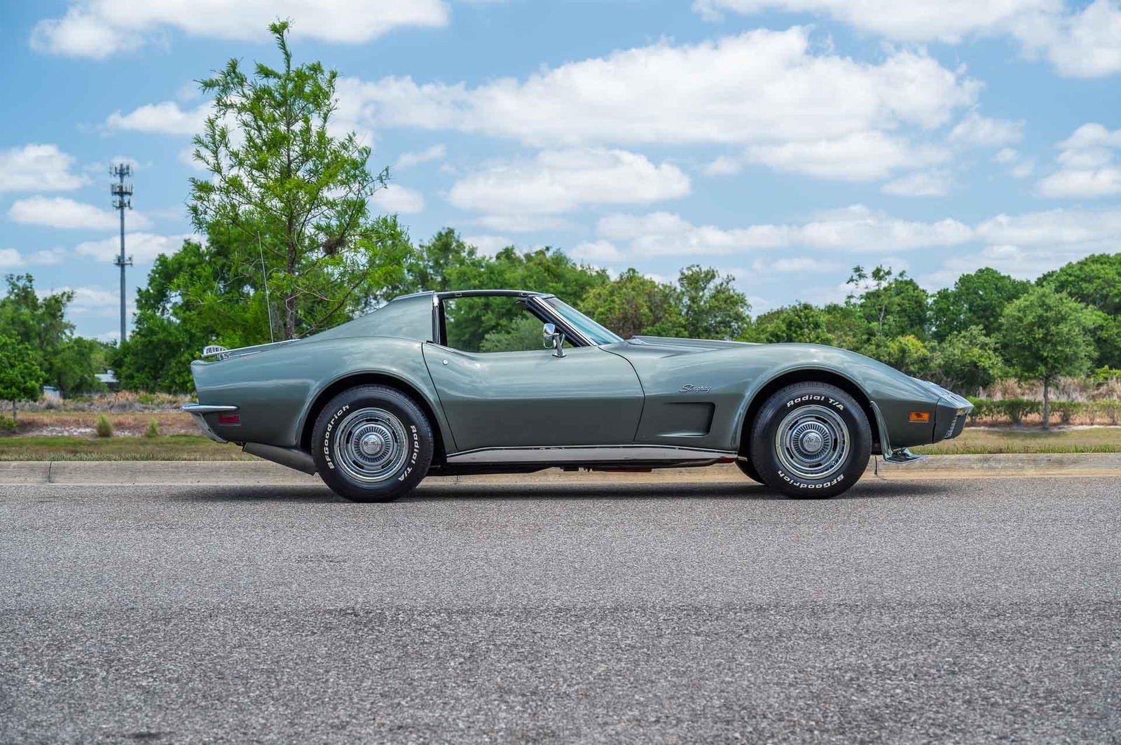 Chevrolet-Corvette-1973-2-Door-6