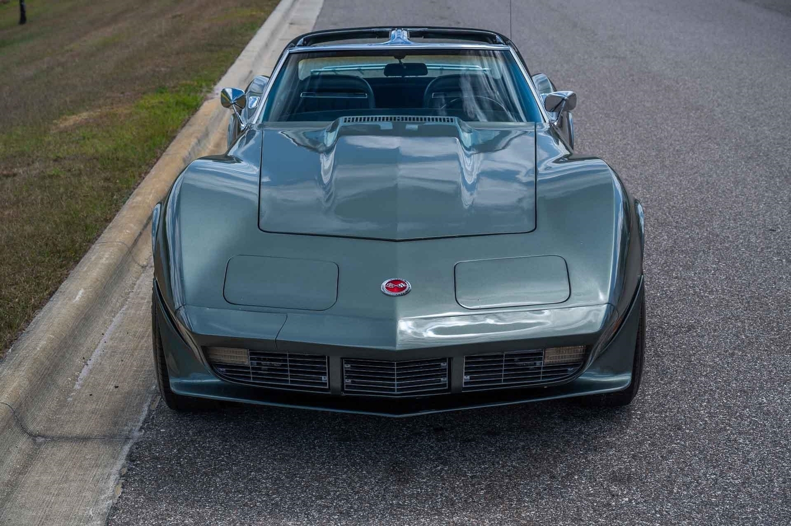 Chevrolet-Corvette-1973-2-Door-9