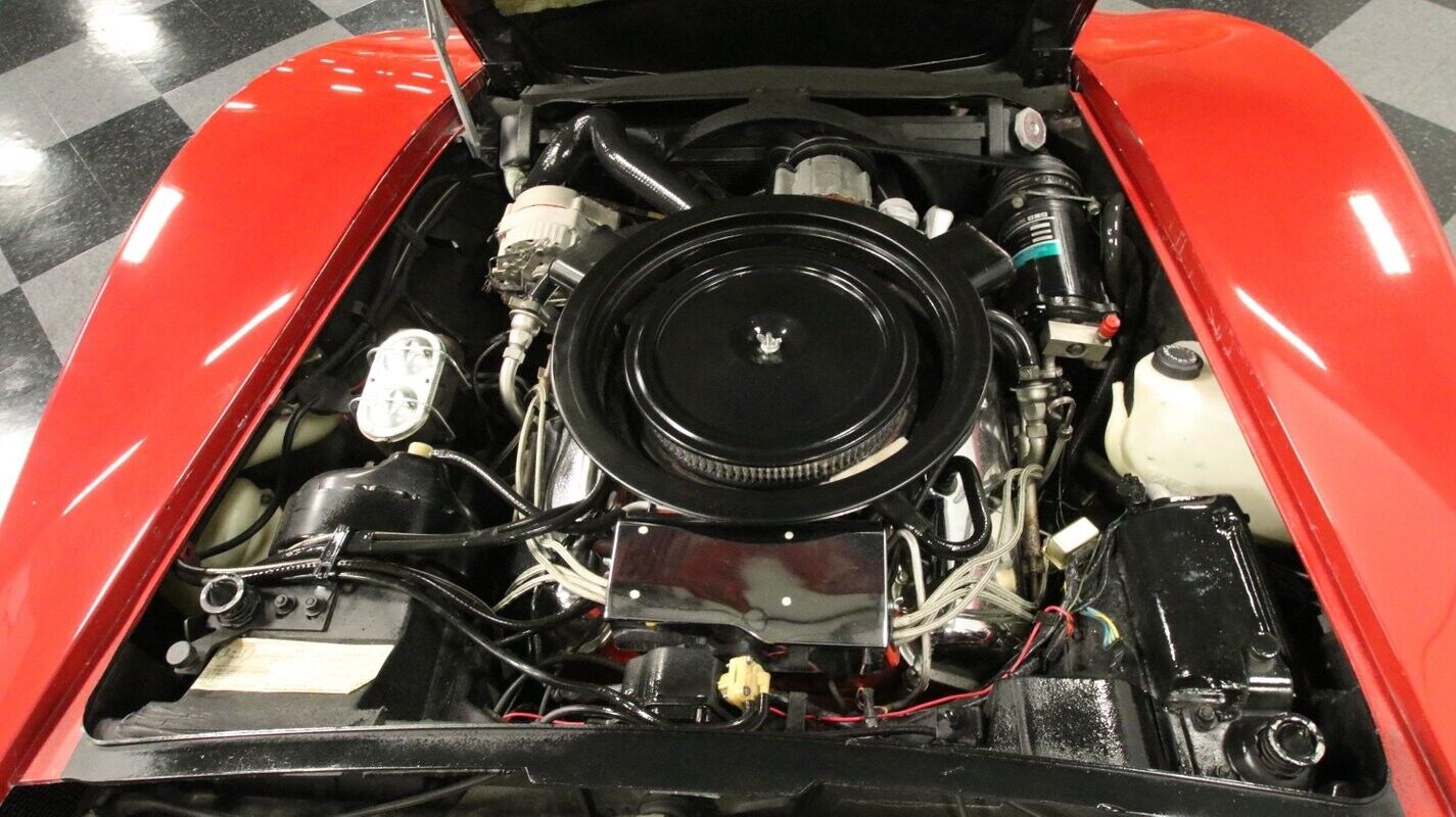 Chevrolet-Corvette-1973-Convertible-3