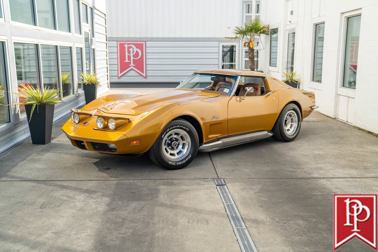 Chevrolet-Corvette-1973-Coupe-12