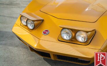 Chevrolet-Corvette-1973-Coupe-2