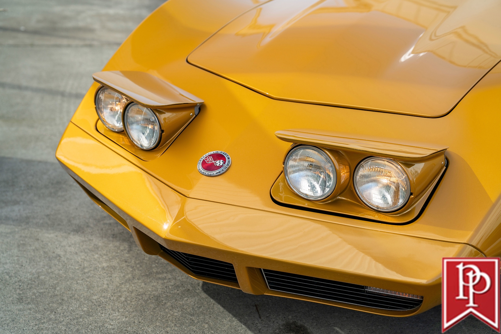 Chevrolet-Corvette-1973-Coupe-2