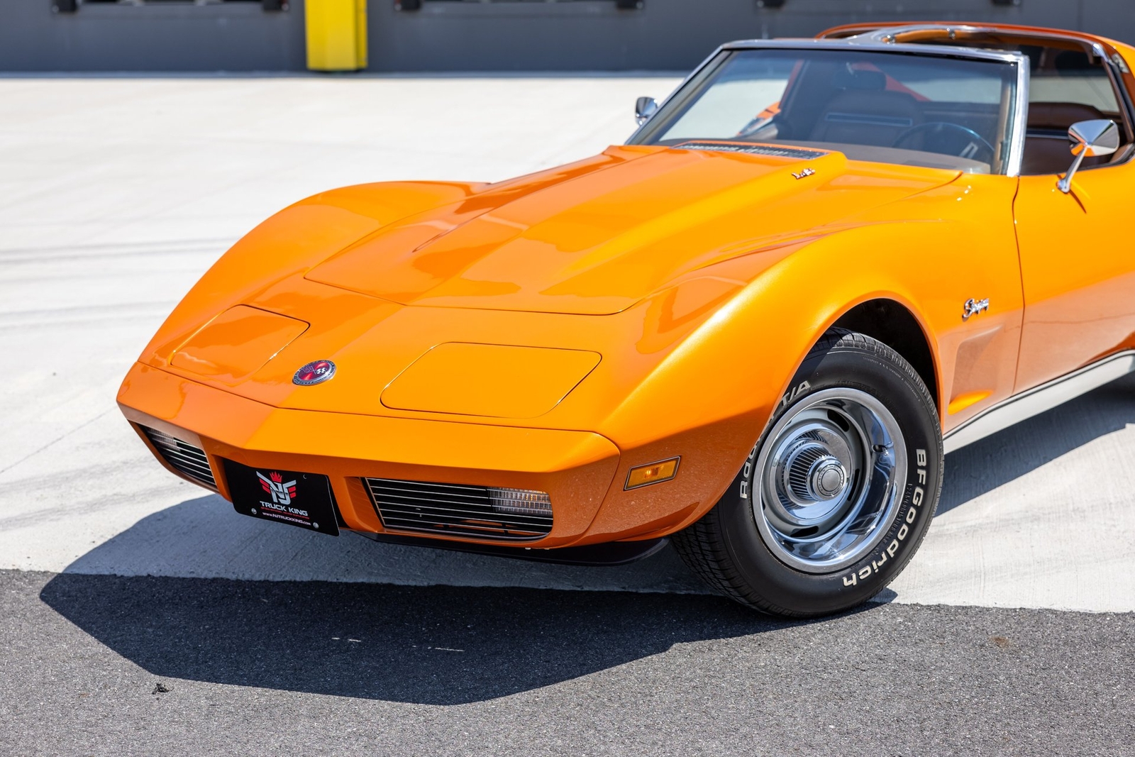 Chevrolet-Corvette-1973-Coupe-2