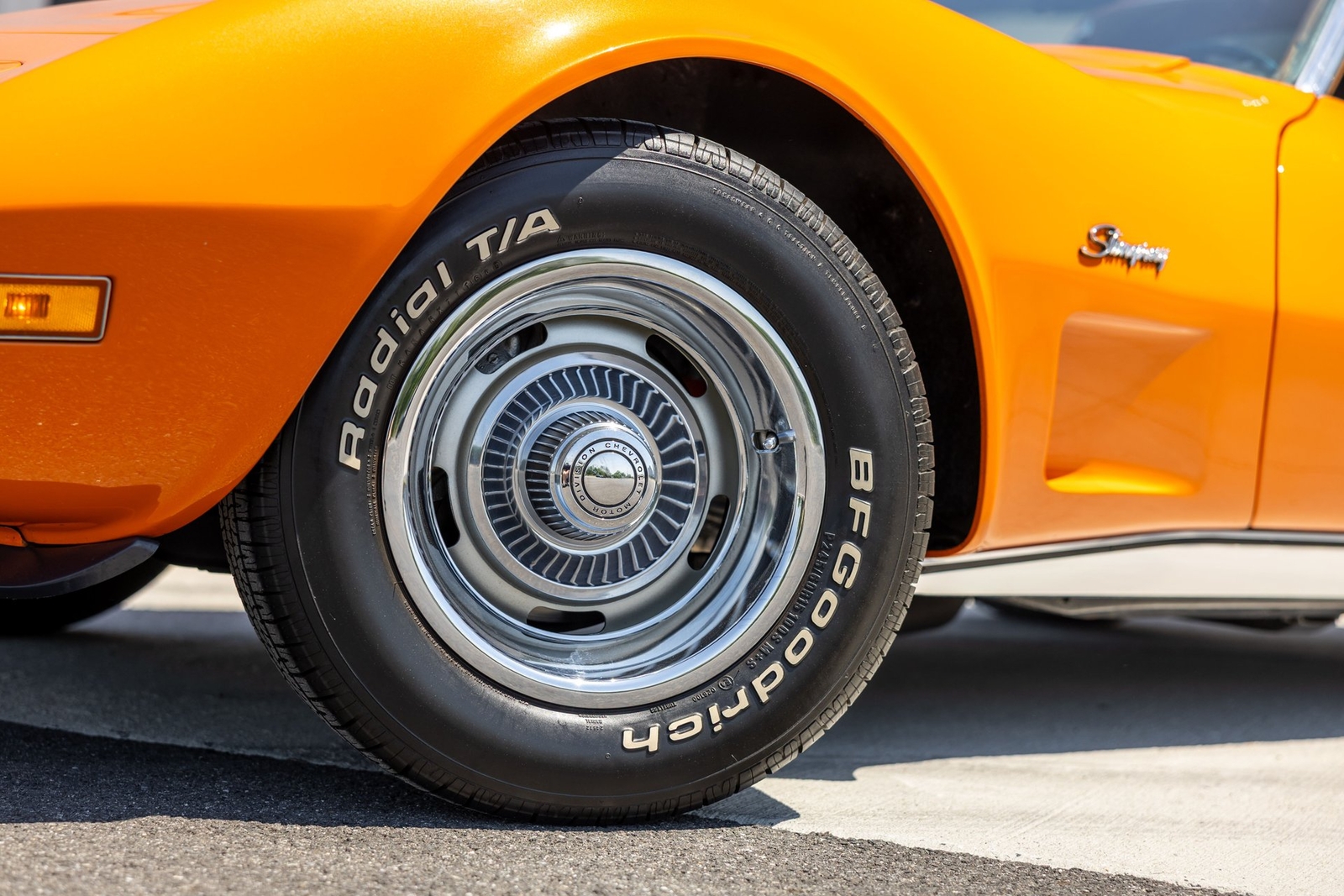 Chevrolet-Corvette-1973-Coupe-3