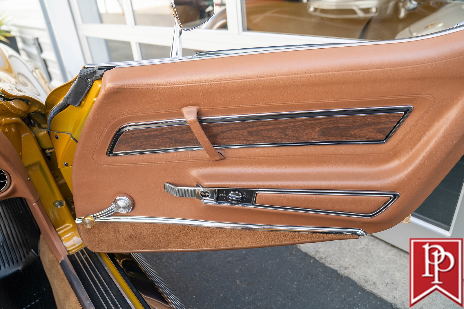 Chevrolet-Corvette-1973-Coupe-35