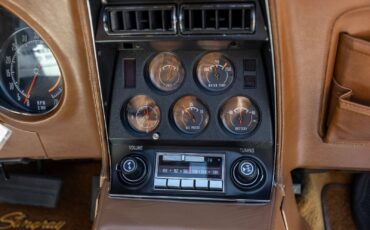 Chevrolet-Corvette-1973-Coupe-36