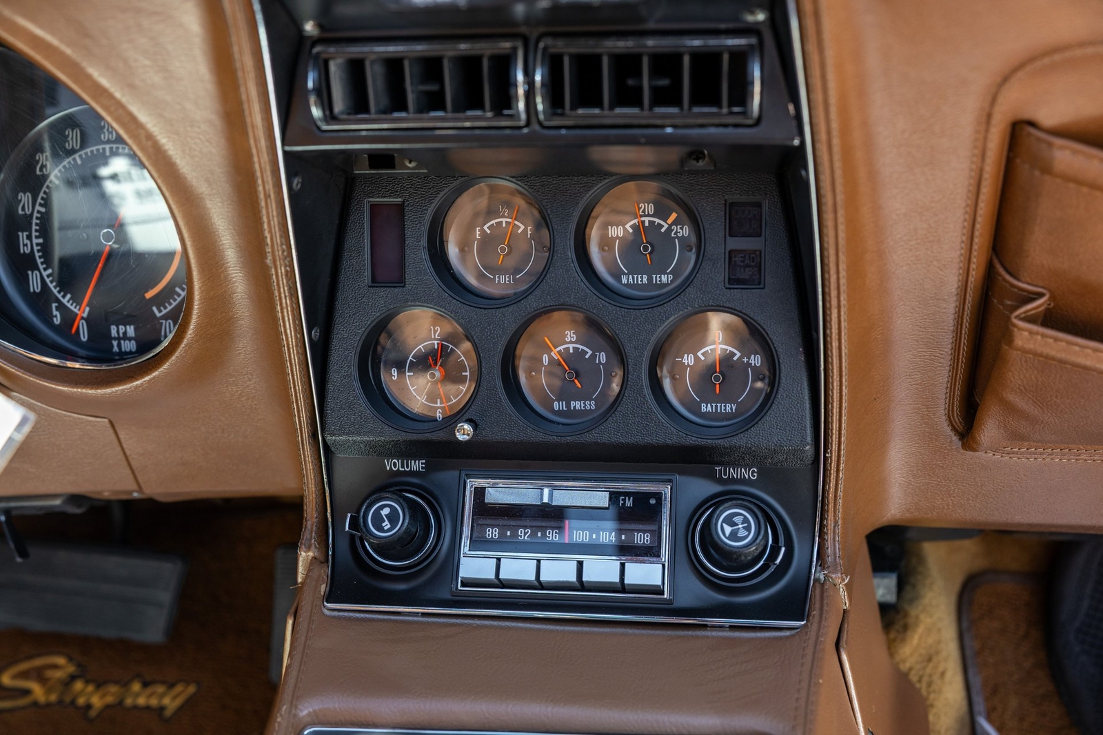 Chevrolet-Corvette-1973-Coupe-36