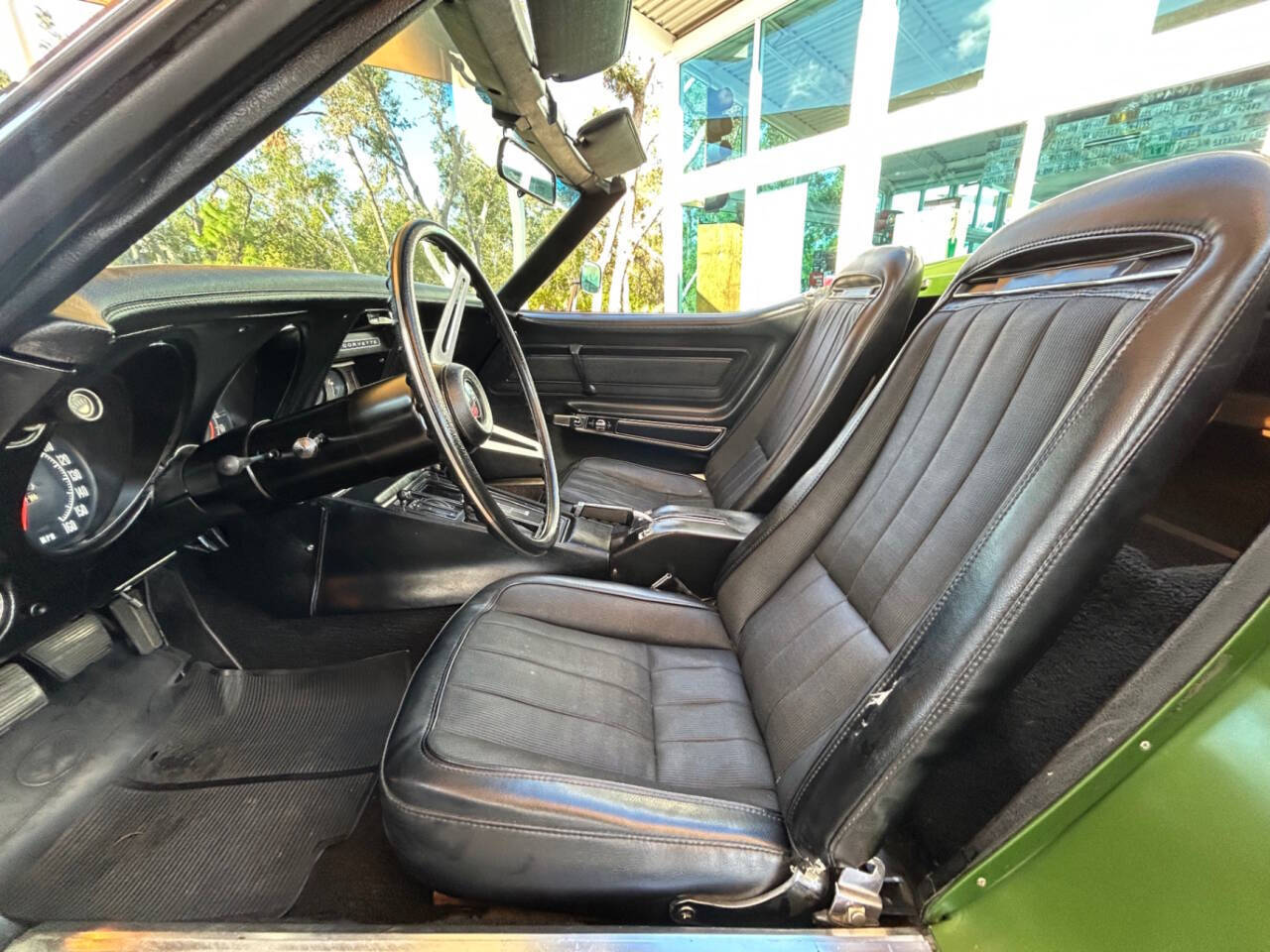 Chevrolet-Corvette-1973-Hatchback-15