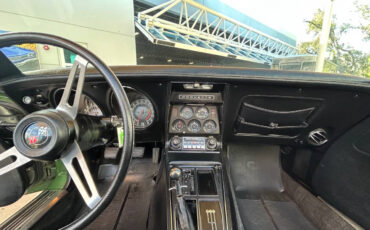 Chevrolet-Corvette-1973-Hatchback-17