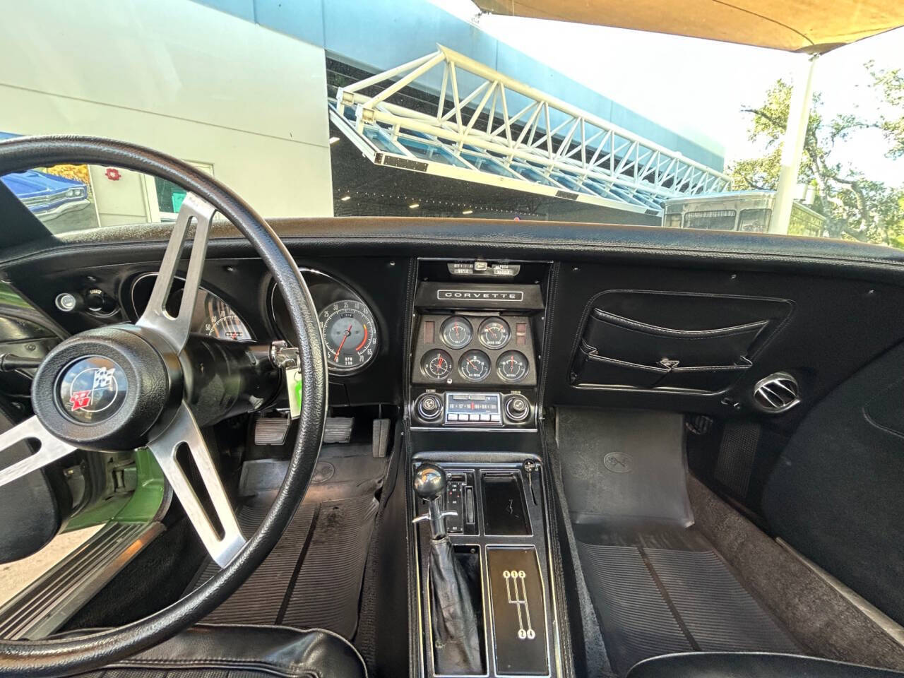 Chevrolet-Corvette-1973-Hatchback-17