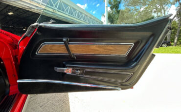 Chevrolet-Corvette-1973-Hatchback-17