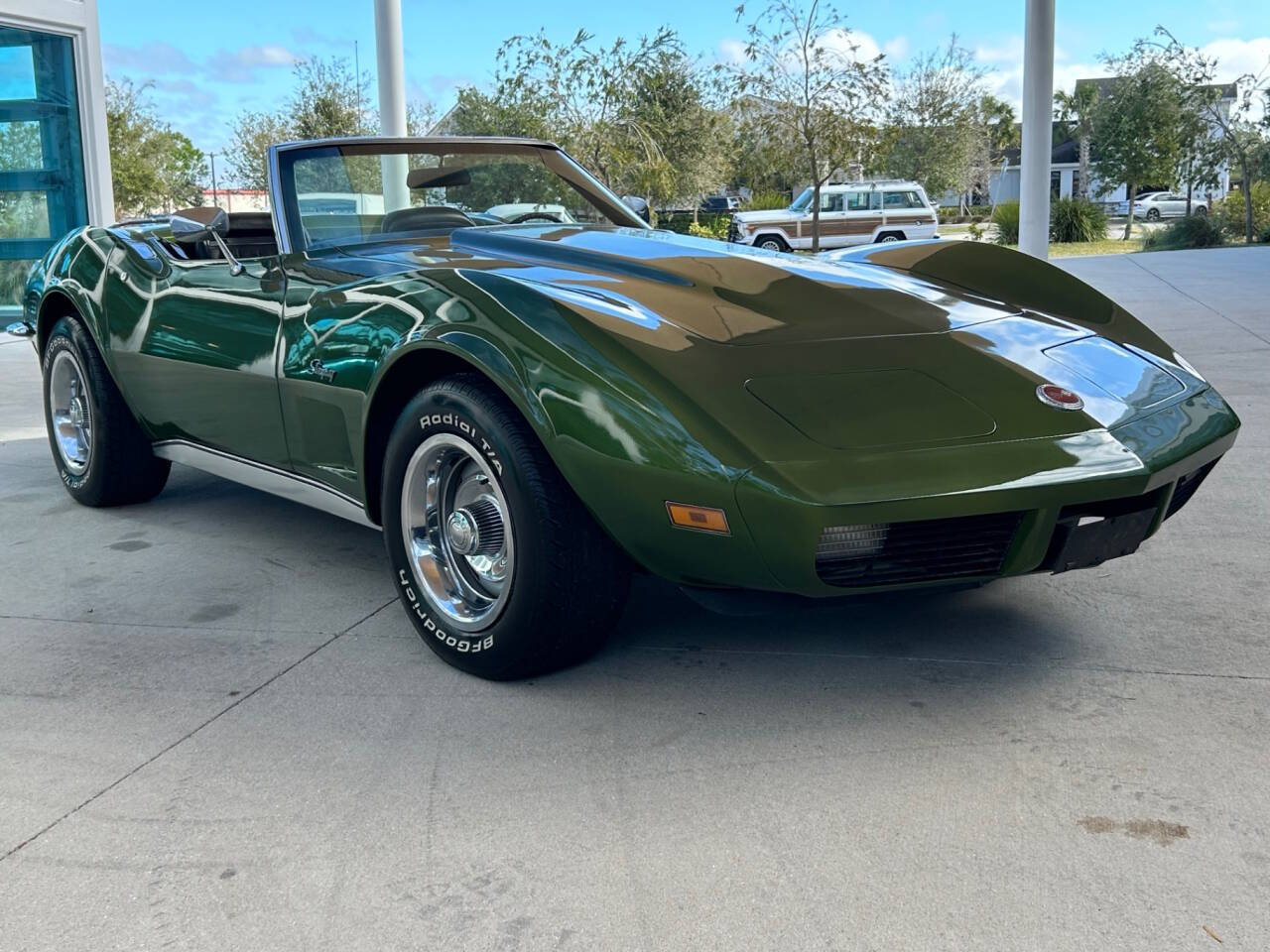 Chevrolet-Corvette-1973-Hatchback-2