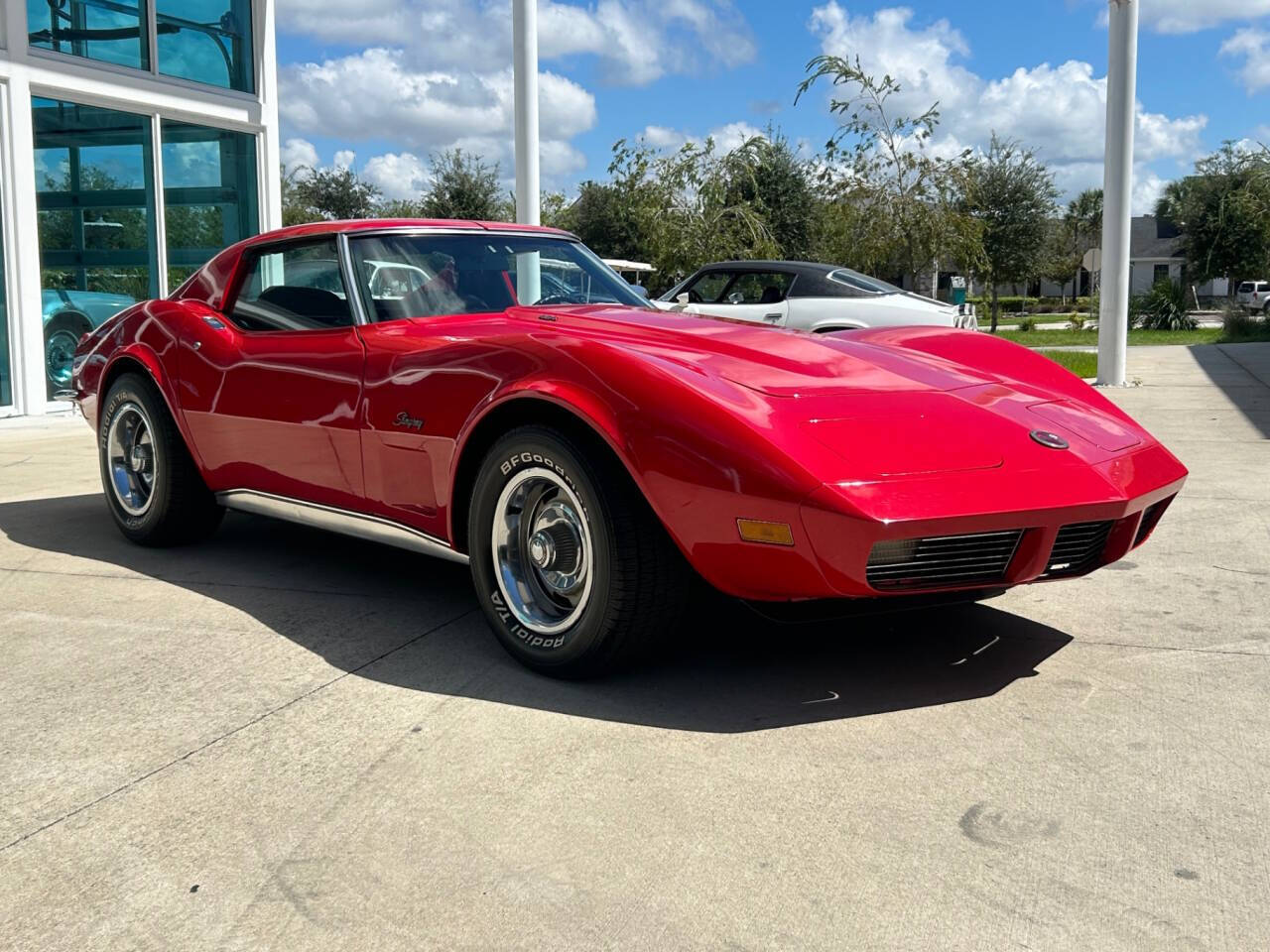 Chevrolet-Corvette-1973-Hatchback-2