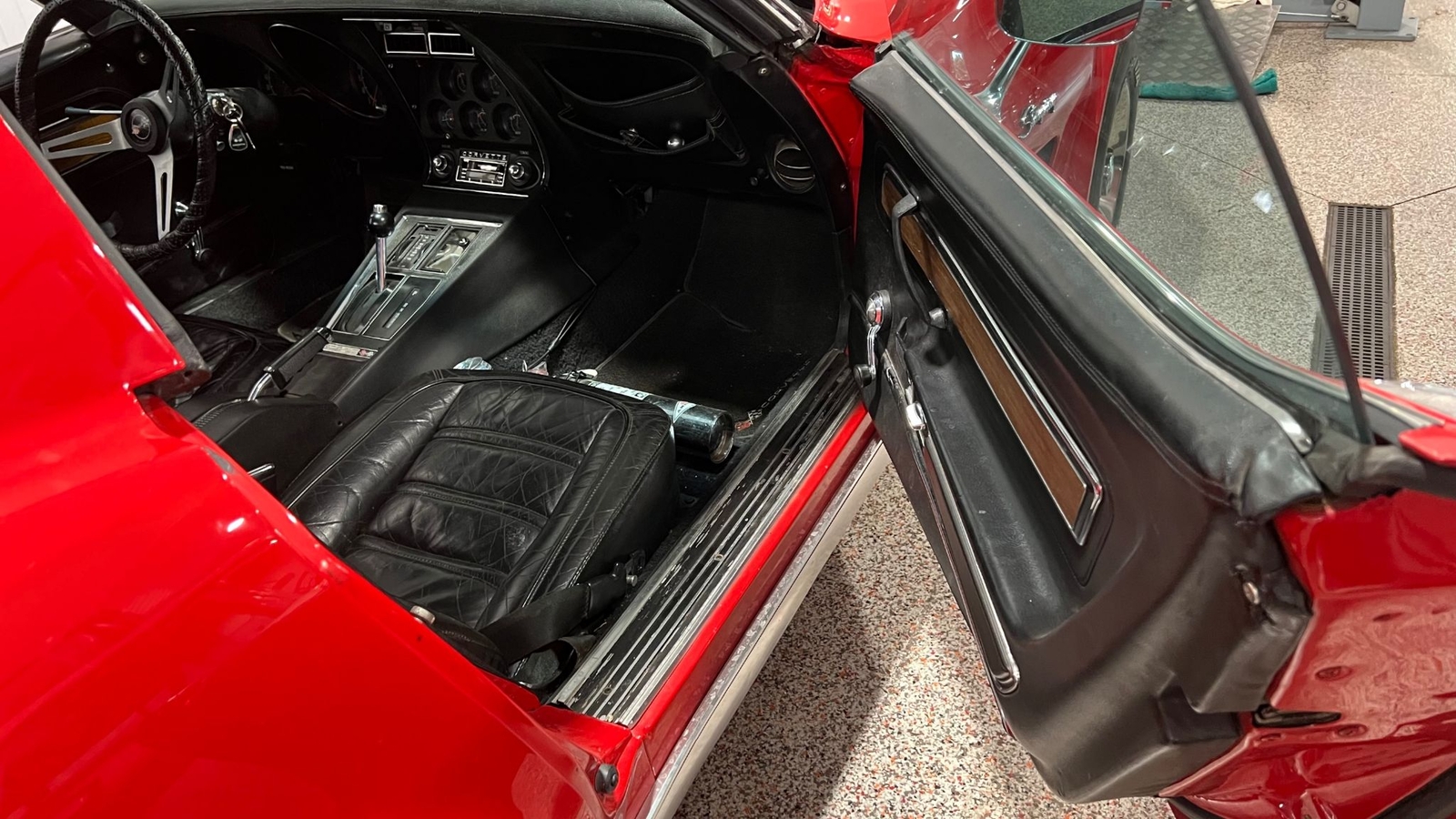 Chevrolet-Corvette-1973-T-Top-16