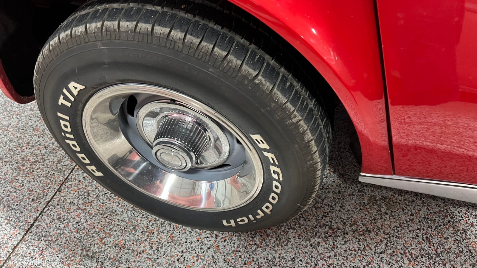 Chevrolet-Corvette-1973-T-Top-17
