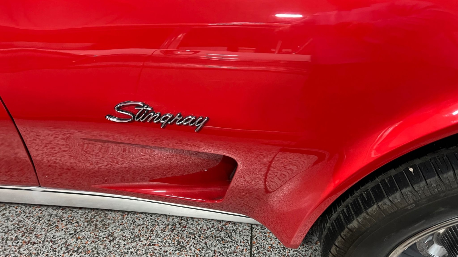 Chevrolet-Corvette-1973-T-Top-2