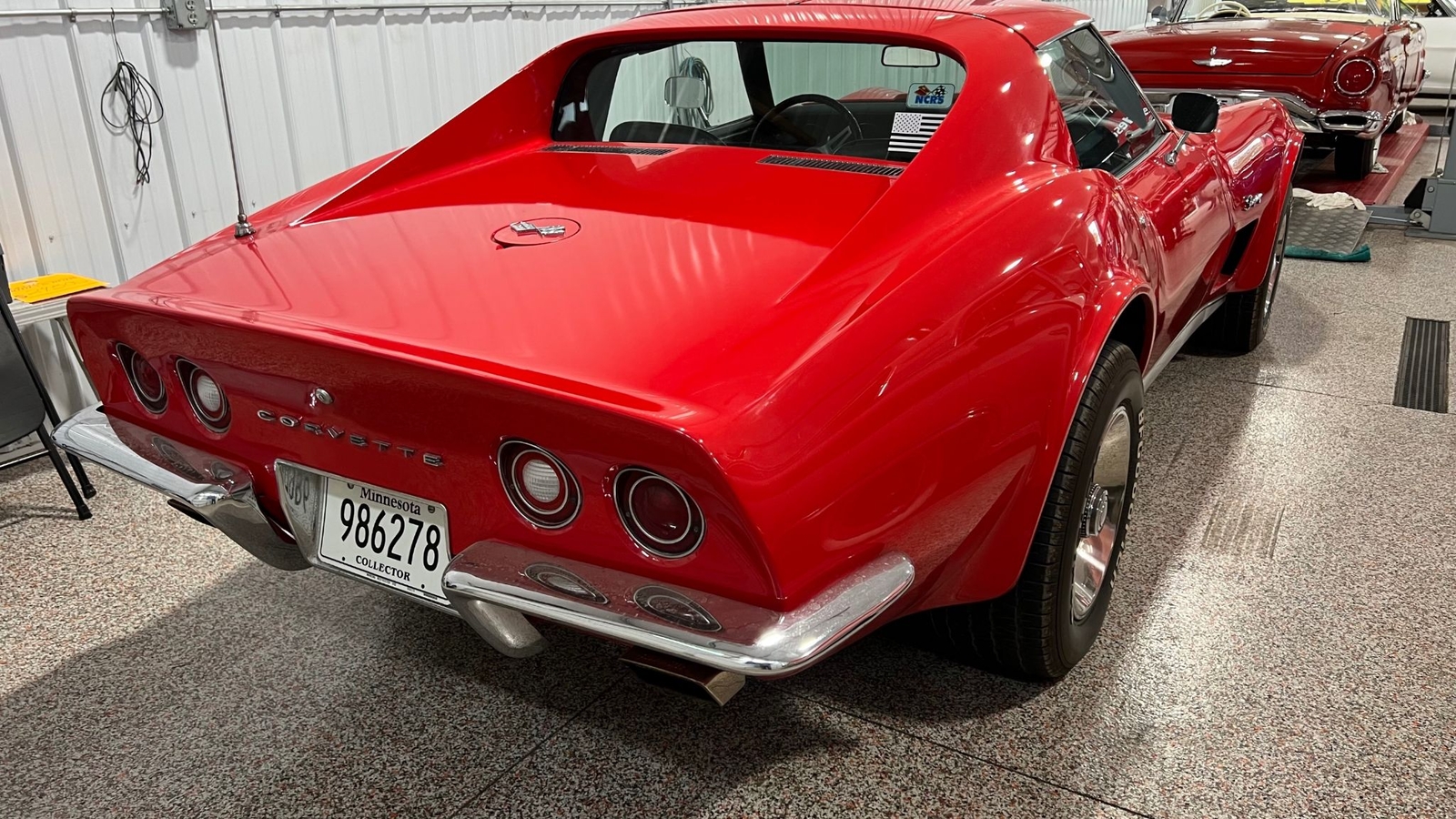 Chevrolet-Corvette-1973-T-Top-3