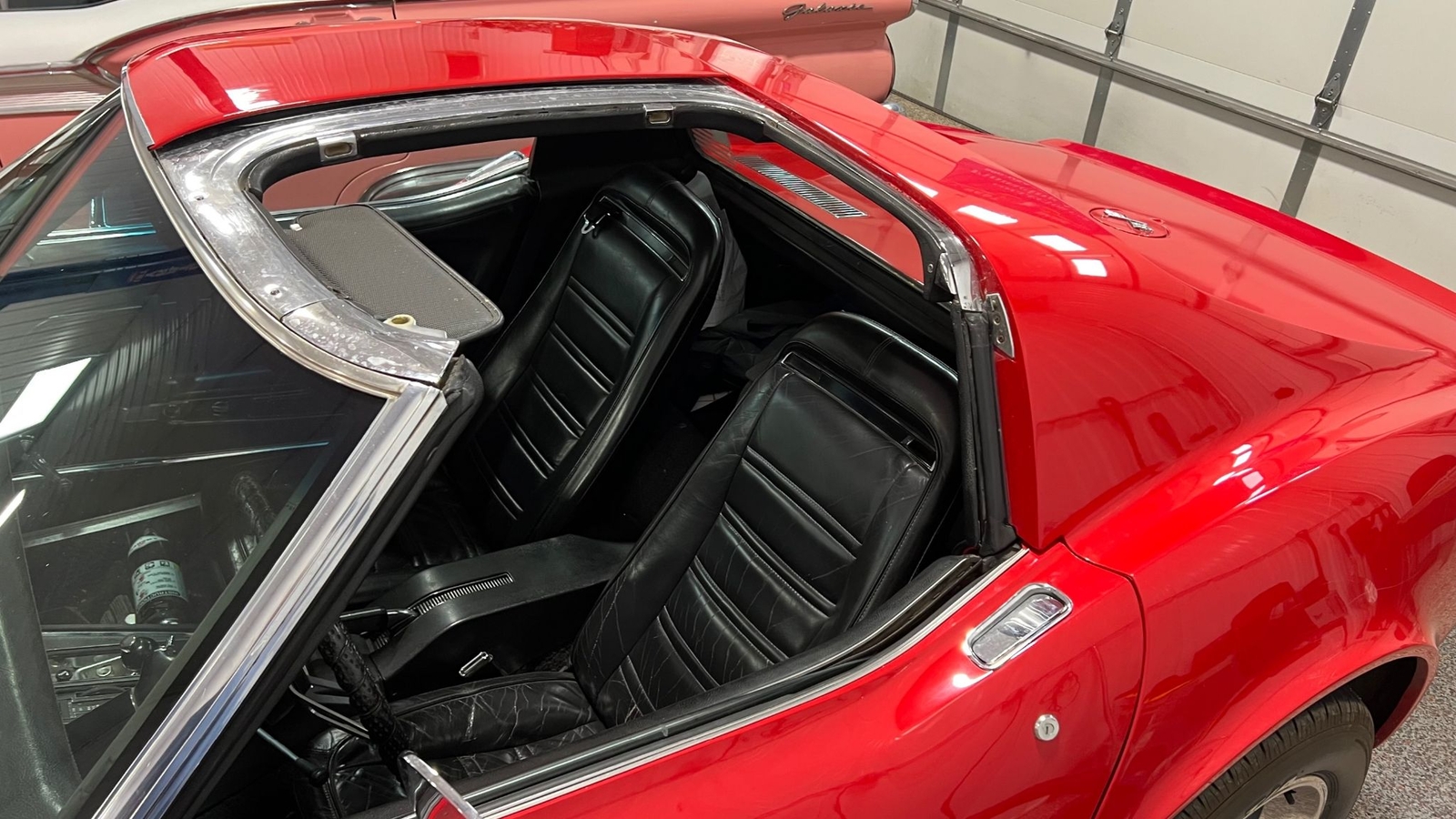 Chevrolet-Corvette-1973-T-Top-9
