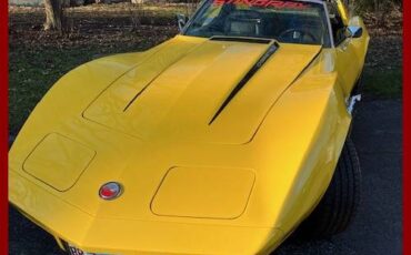 Chevrolet-Corvette-1973-yellow-1