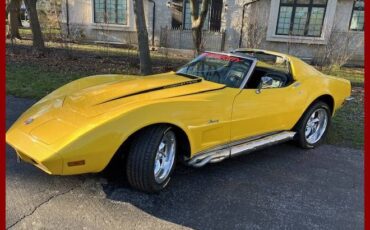 Chevrolet-Corvette-1973-yellow