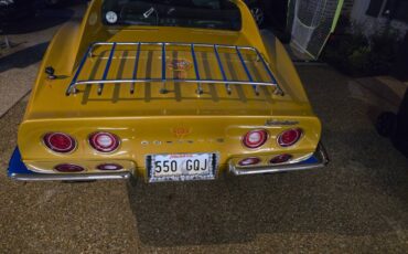 Chevrolet-Corvette-1973-yellow