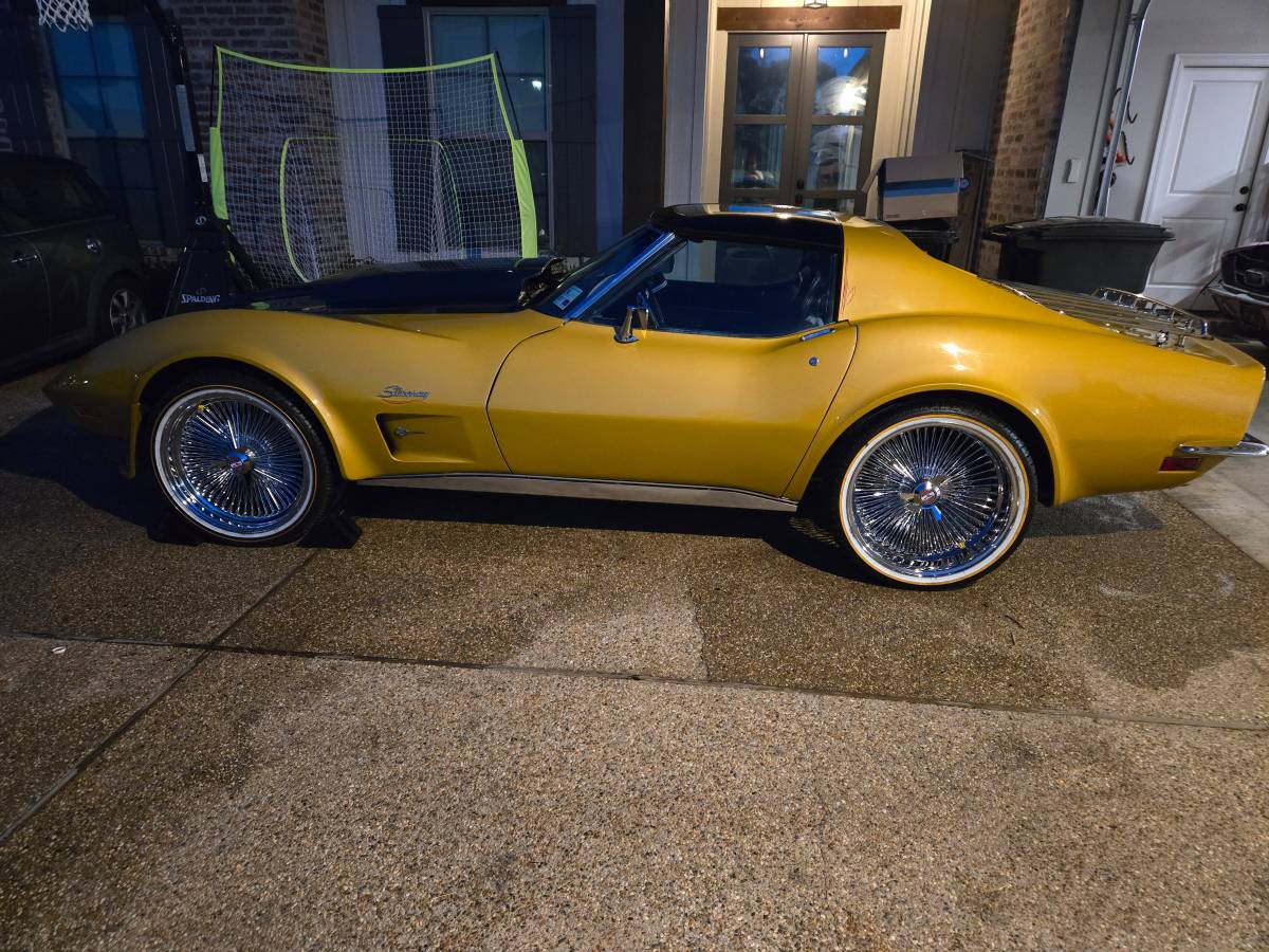 Chevrolet-Corvette-1973-yellow-9