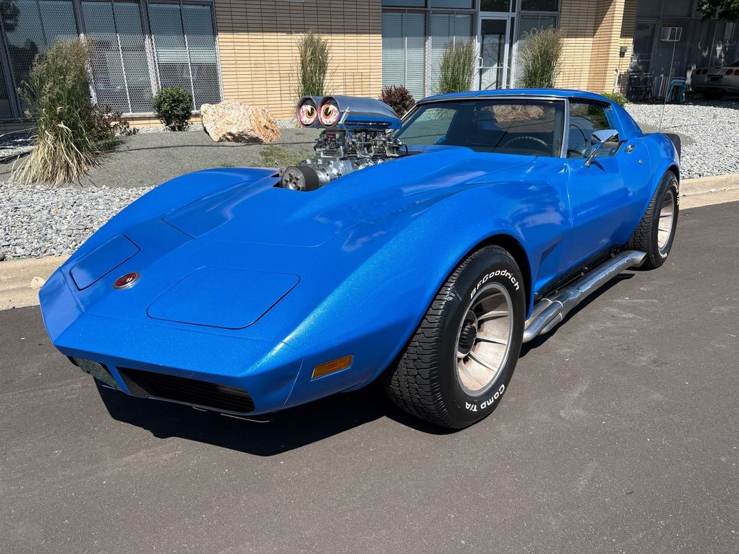 Chevrolet-Corvette-1974-10
