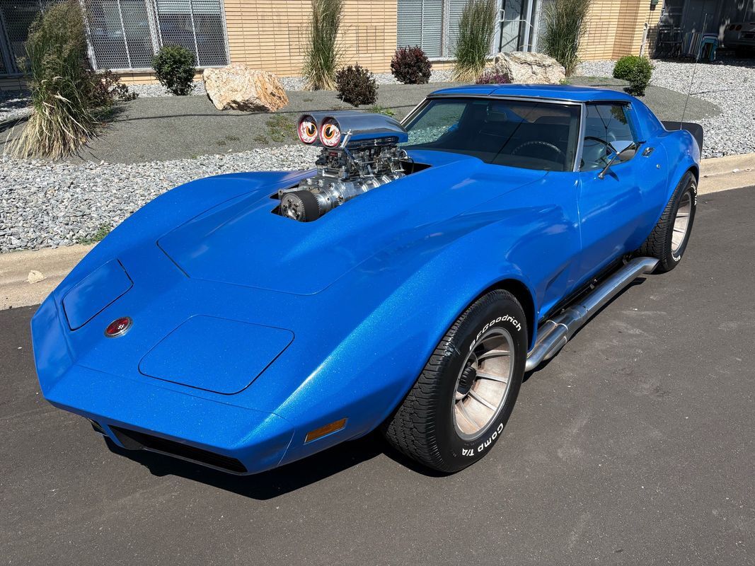 Chevrolet-Corvette-1974-11