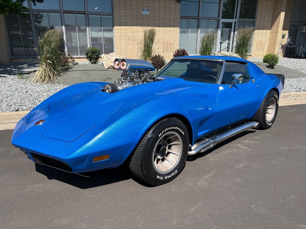Chevrolet-Corvette-1974-12