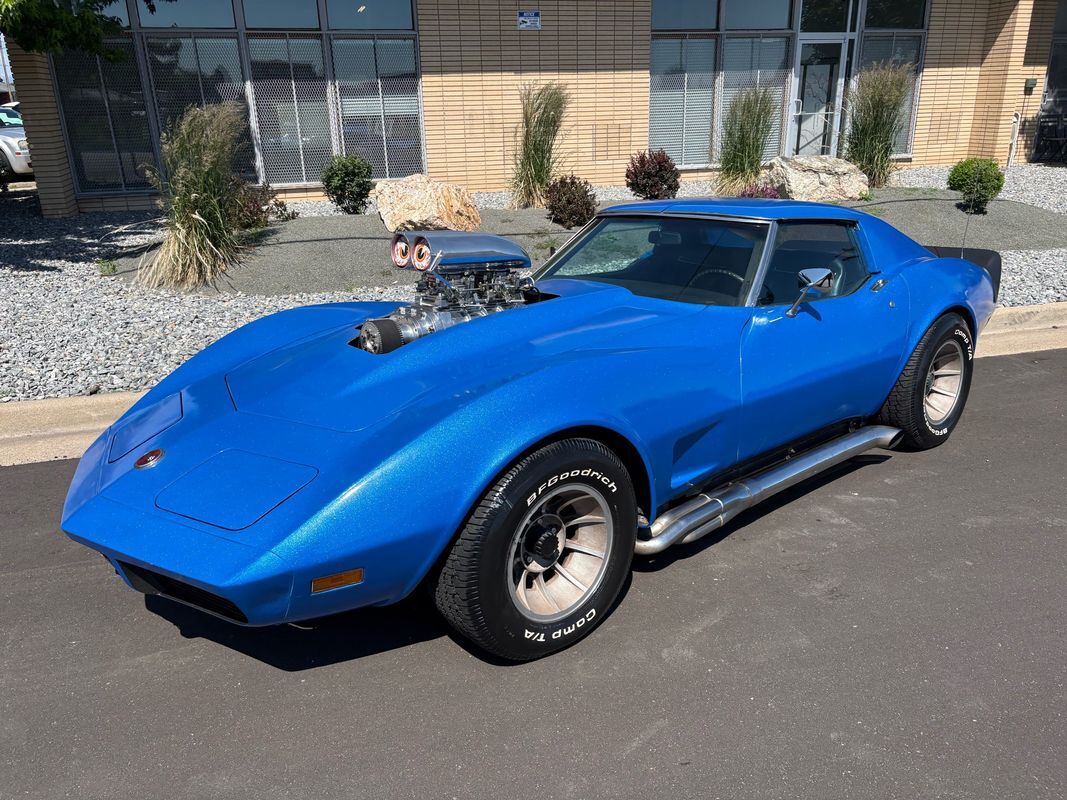 Chevrolet-Corvette-1974-13