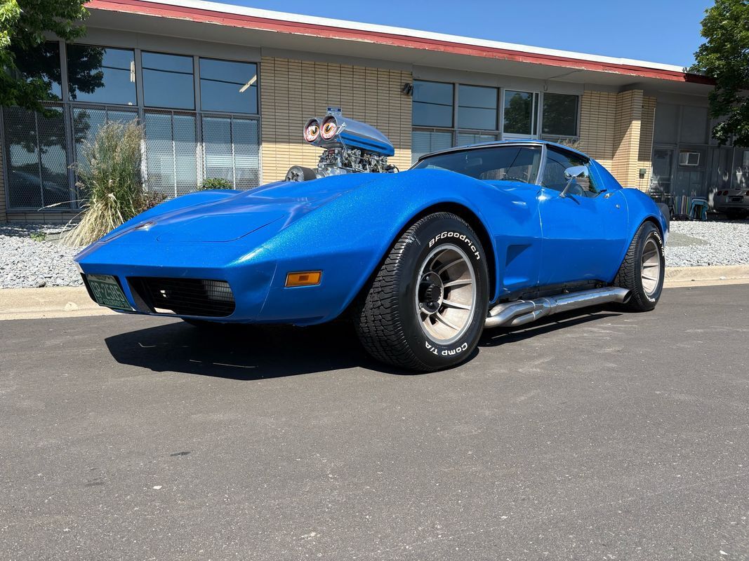Chevrolet-Corvette-1974-14