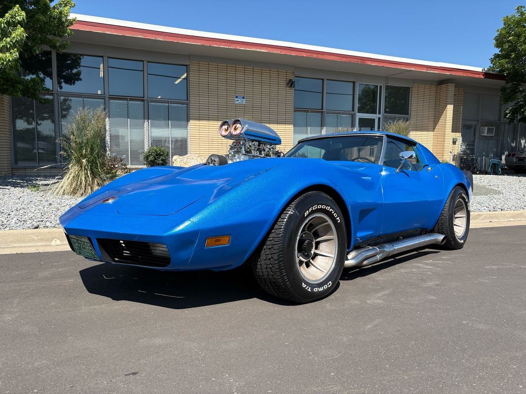 Chevrolet-Corvette-1974-15