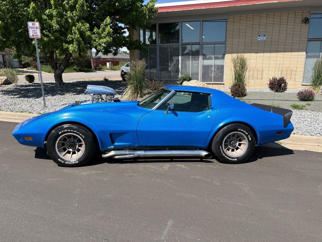Chevrolet-Corvette-1974-16