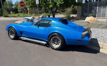 Chevrolet-Corvette-1974-18