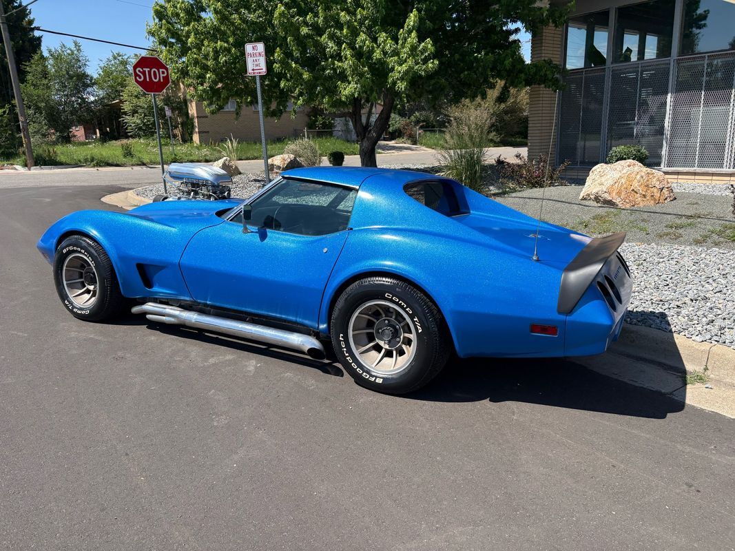 Chevrolet-Corvette-1974-18